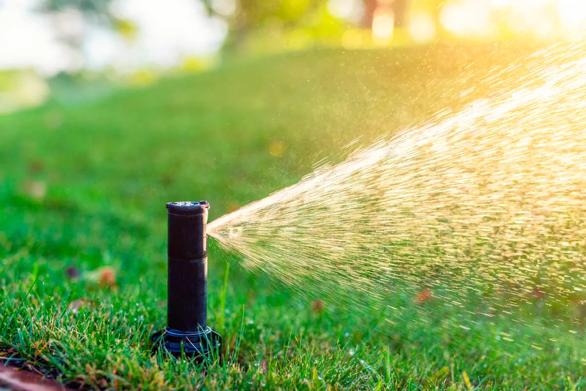 Sistema de riego automático para jardín